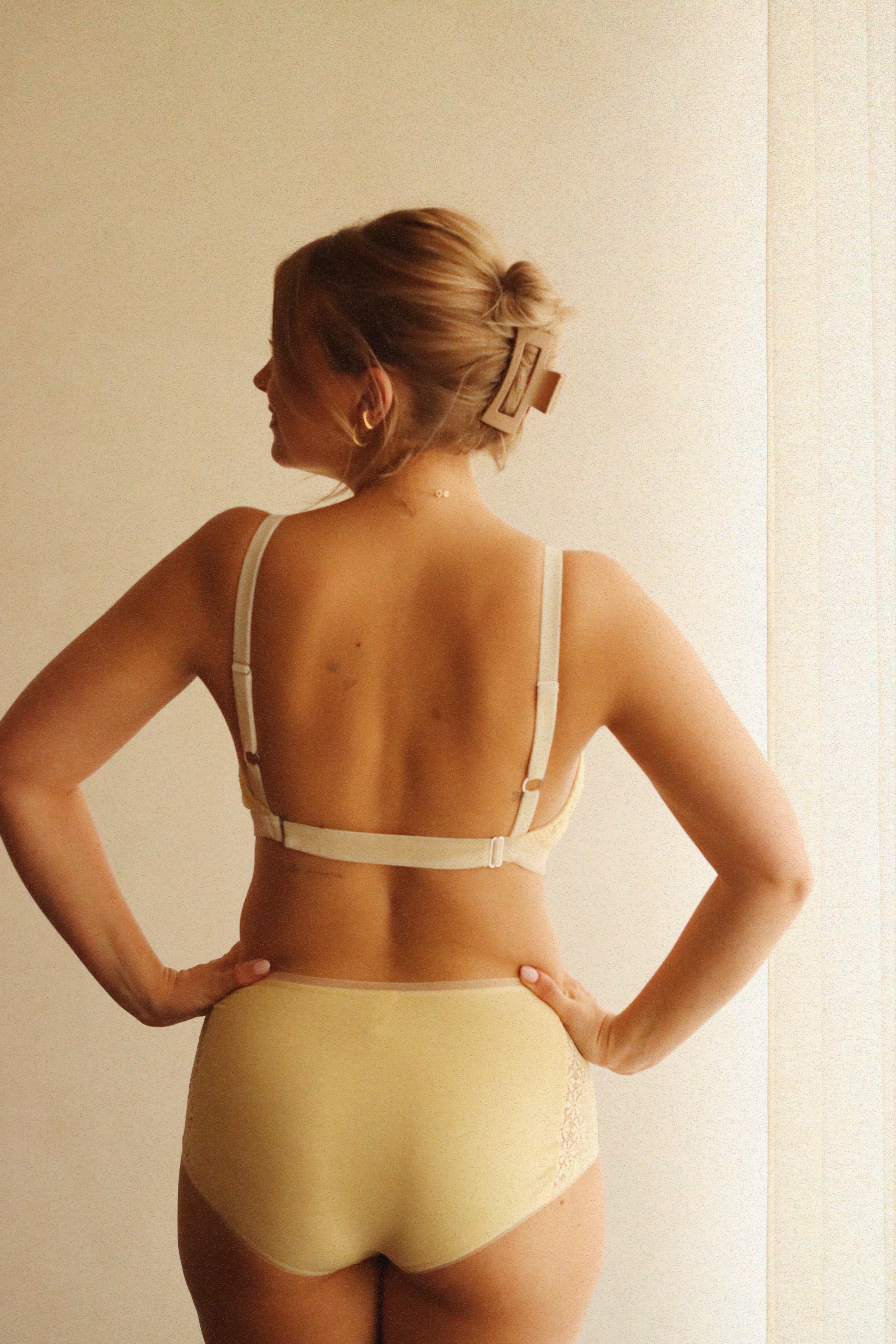 Solace bra Butter Yellow (back in stock)