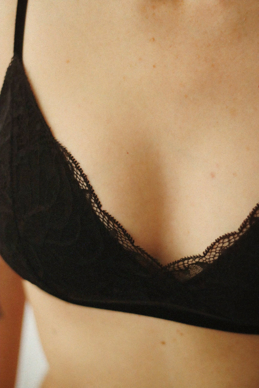 Solace bra black