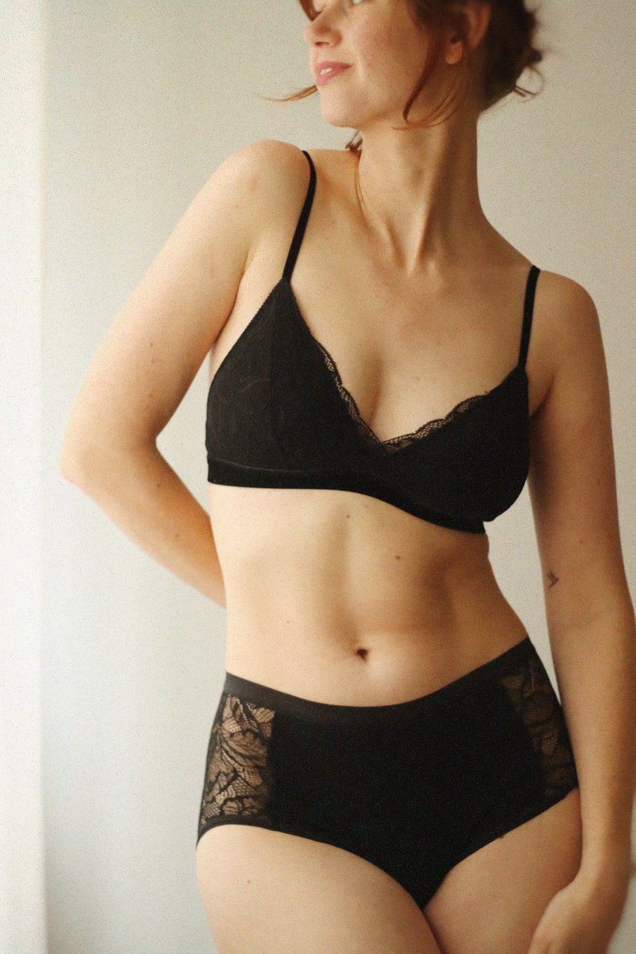 Solace bra black