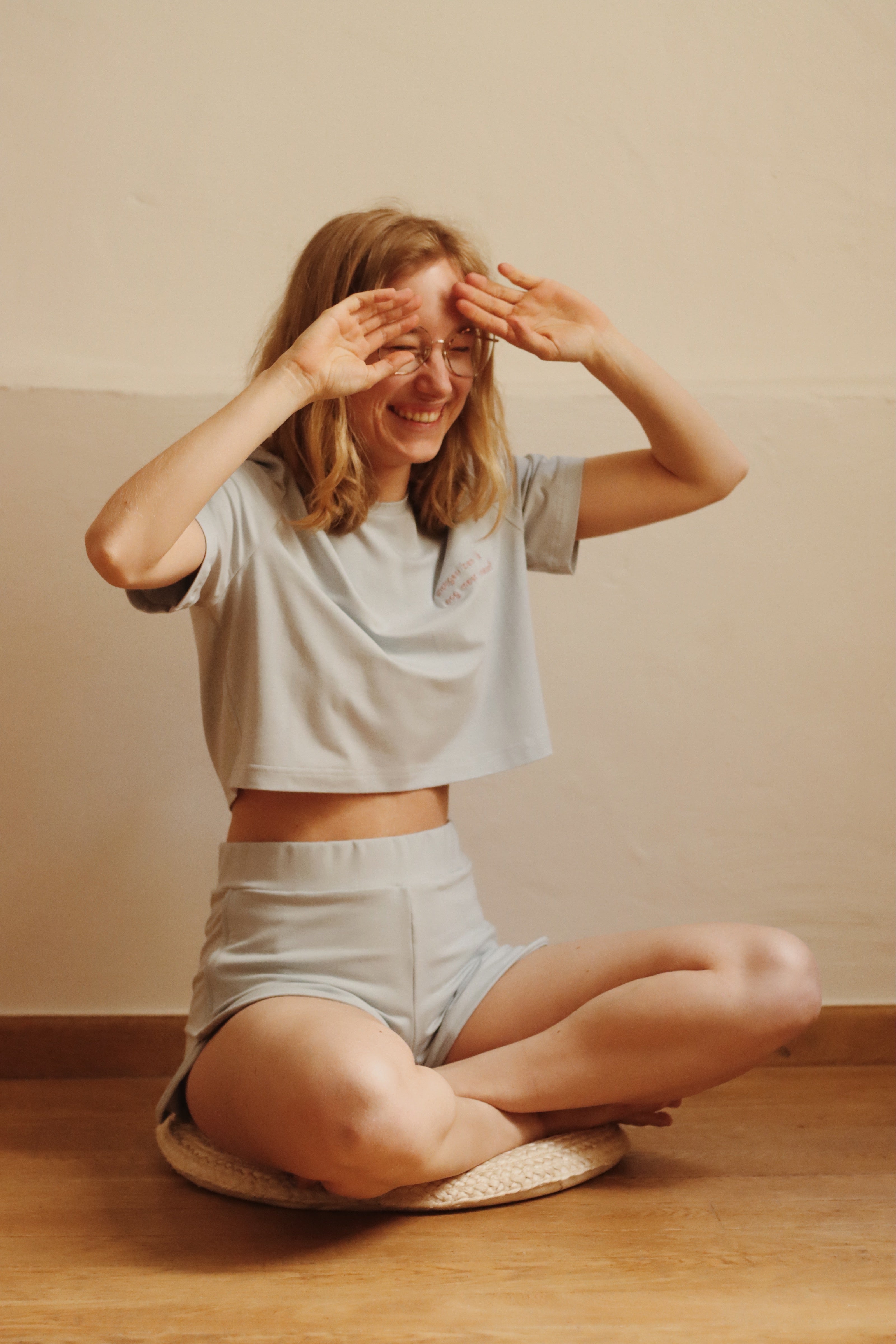 cropped Sleepy shirt