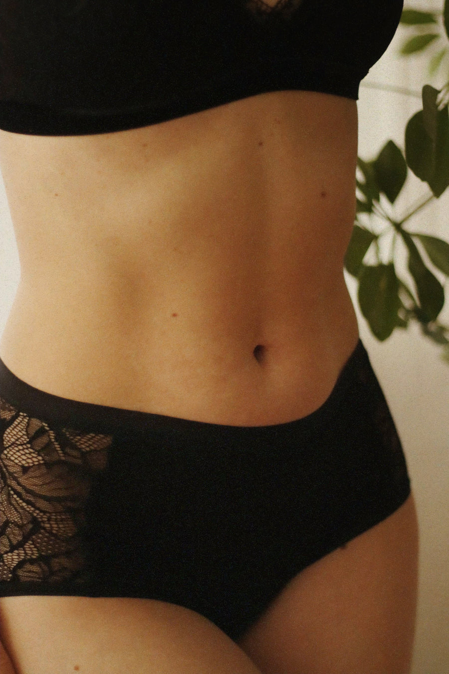 Solace panties black