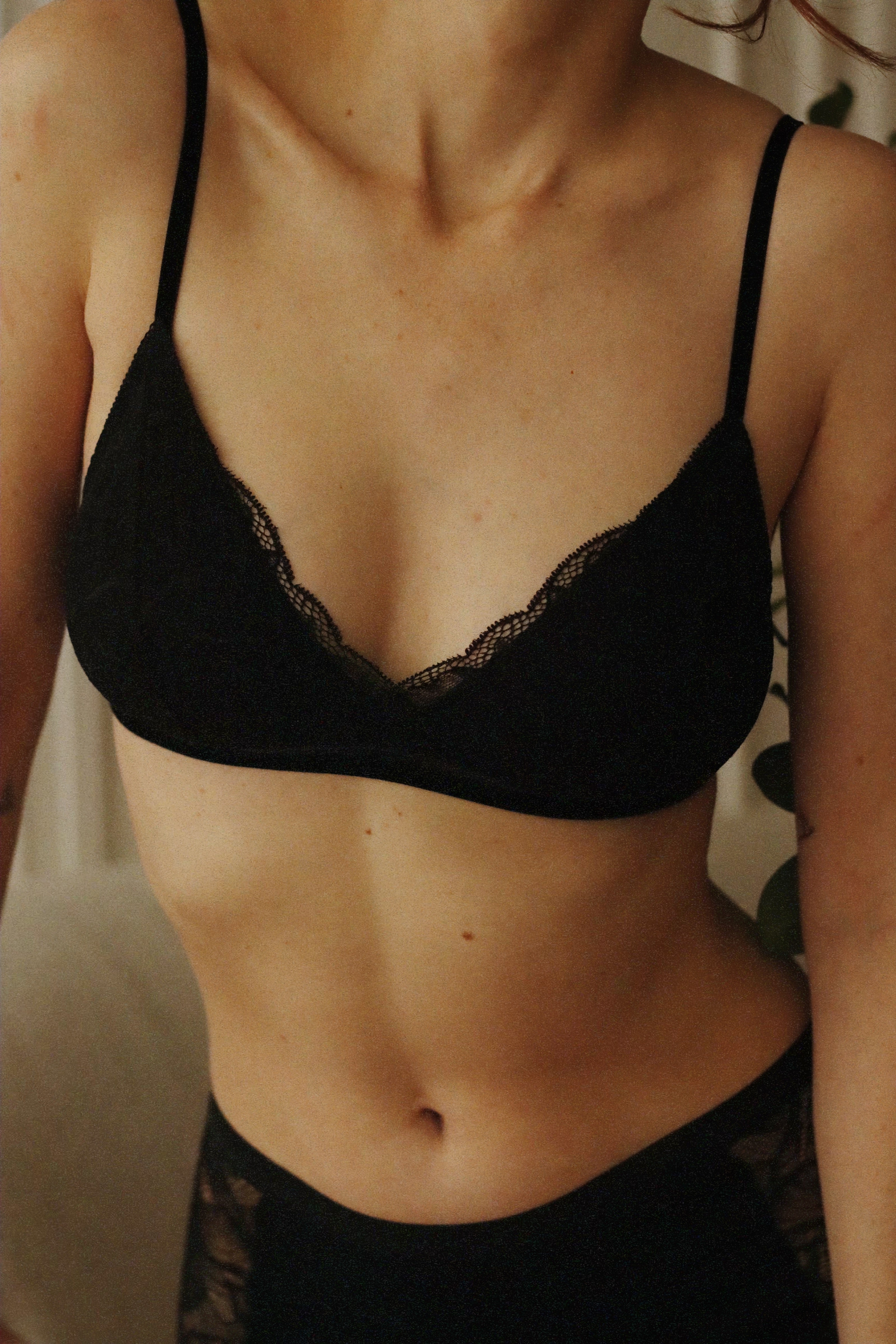 Solace bra black