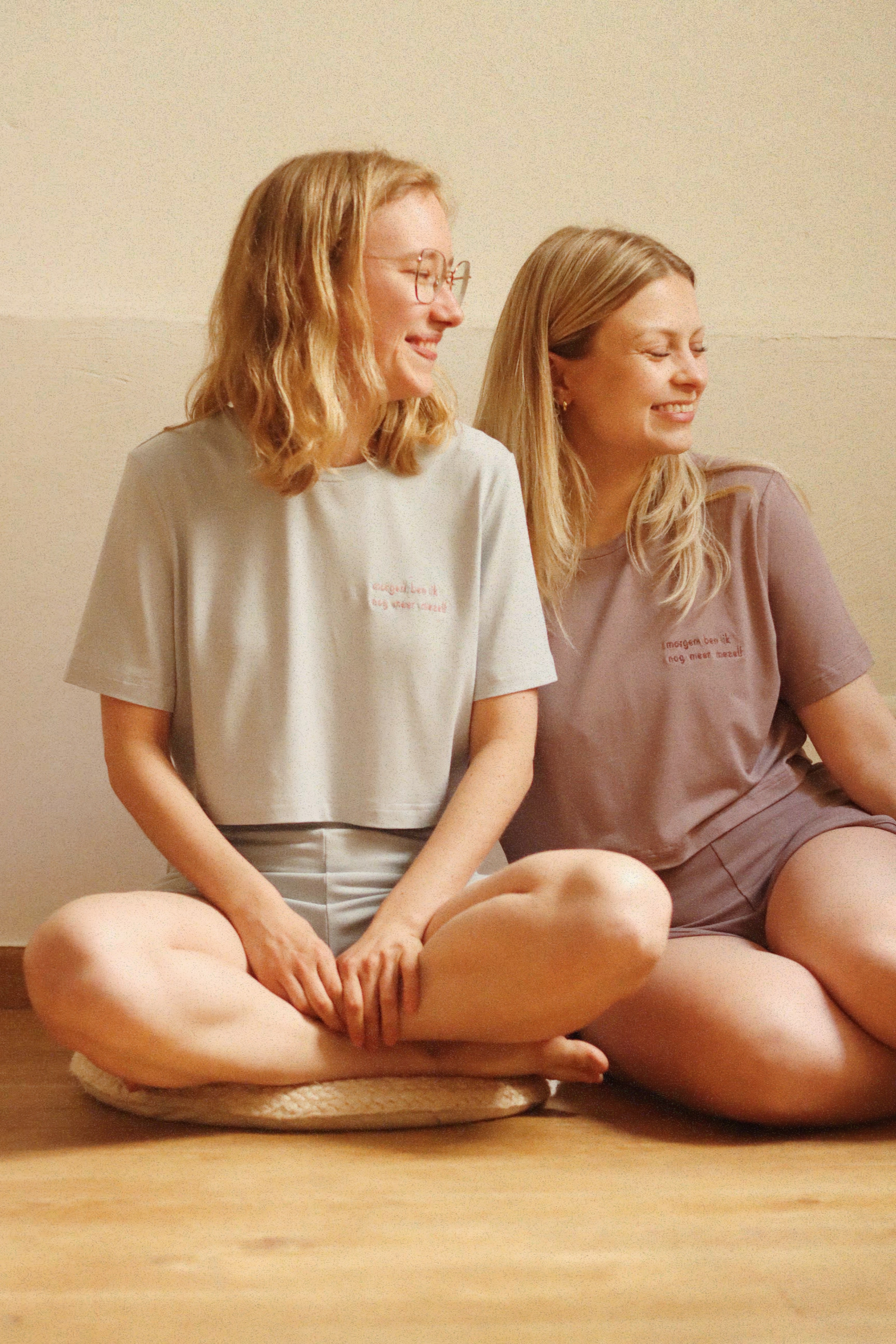 cropped Sleepy shirt