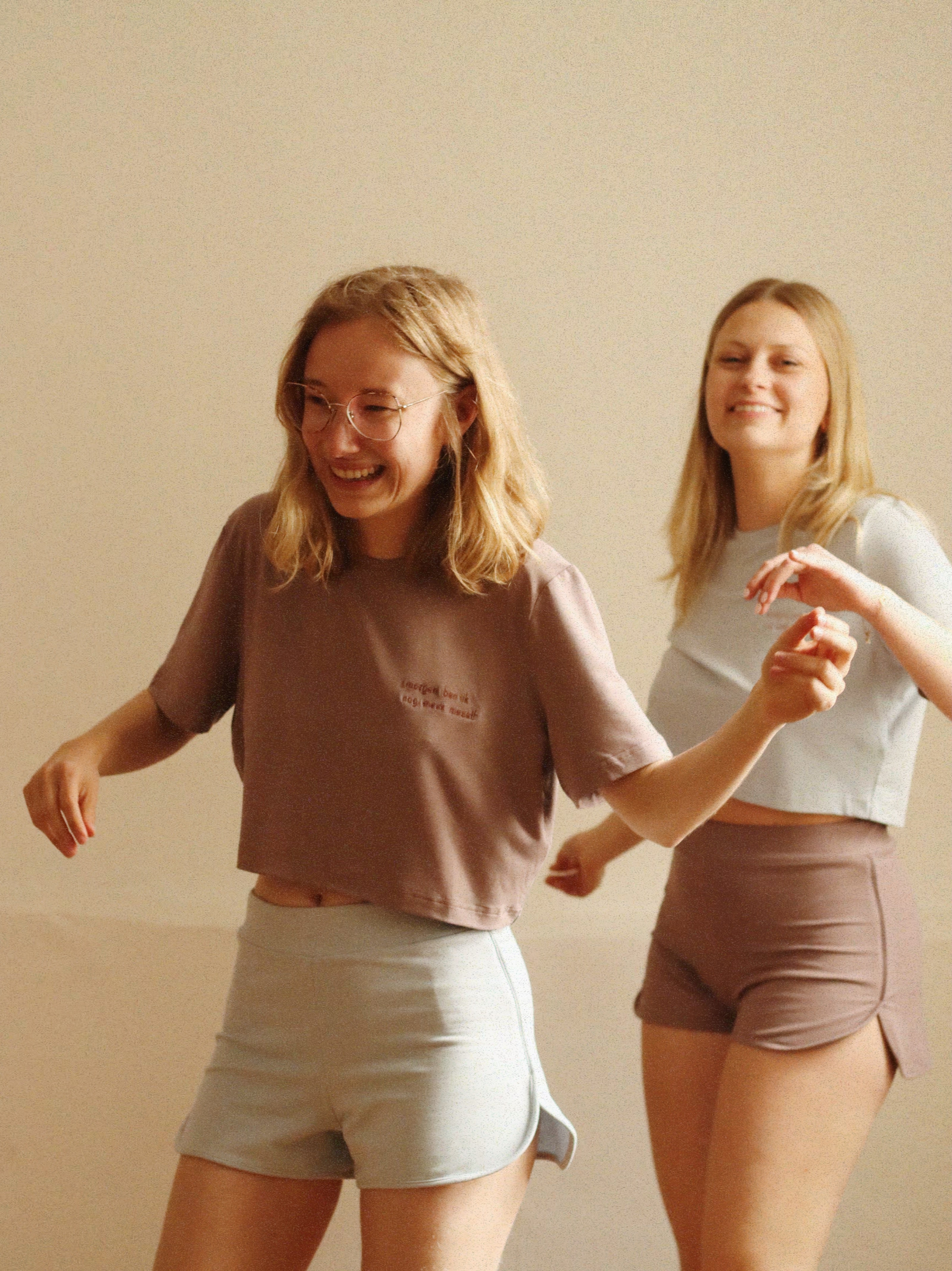 cropped Sleepy shirt