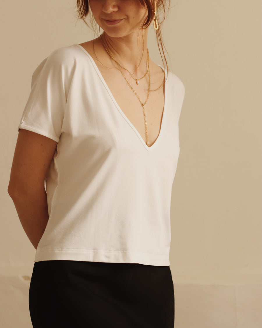 The open back t-shirt white