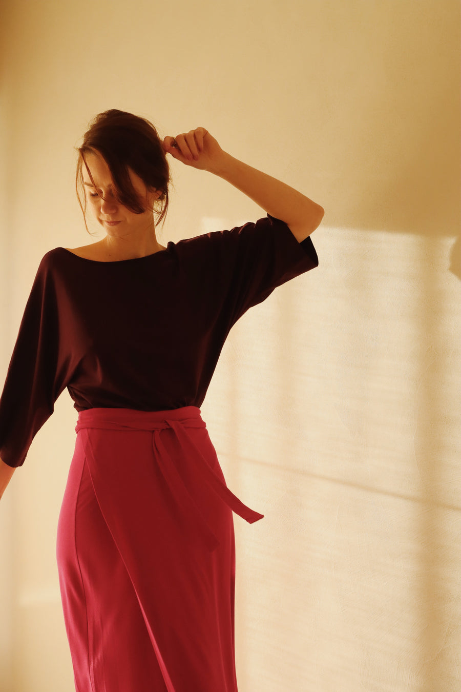 The open back t-shirt aubergine (Last pieces size XL)