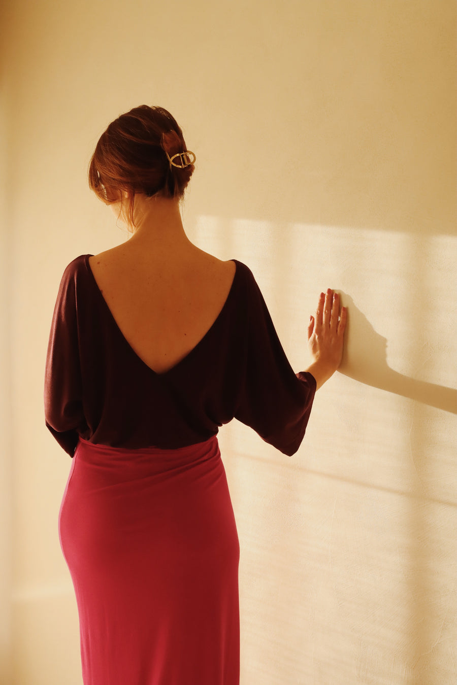 The open back t-shirt aubergine (Last pieces size XL)