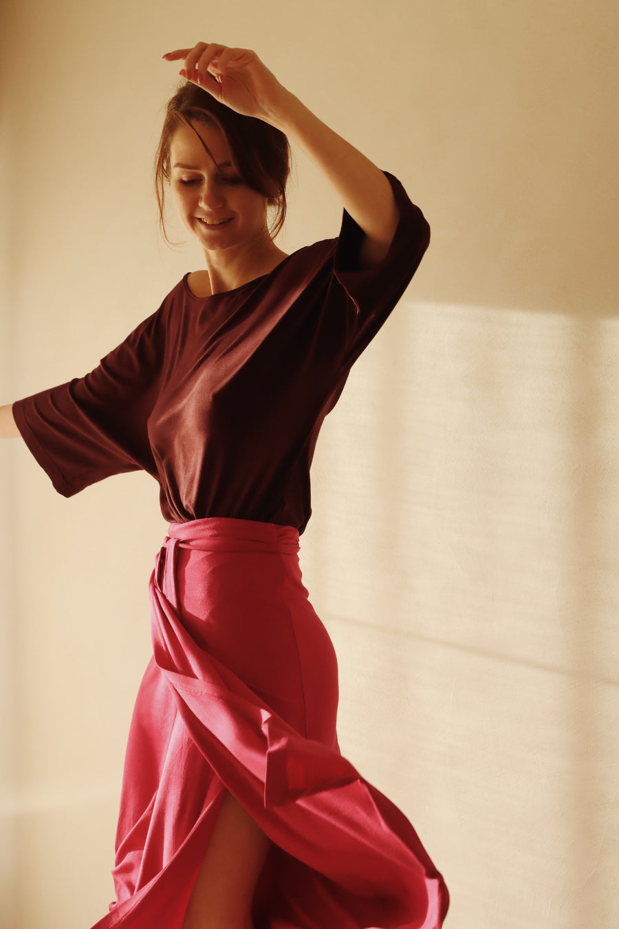 The open back t-shirt aubergine (Last pieces size XL)