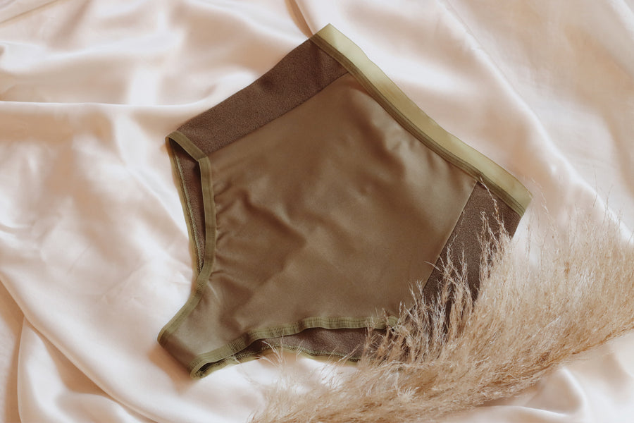 High Waisted 'Meaningful' panties (Last pieces size S/M)